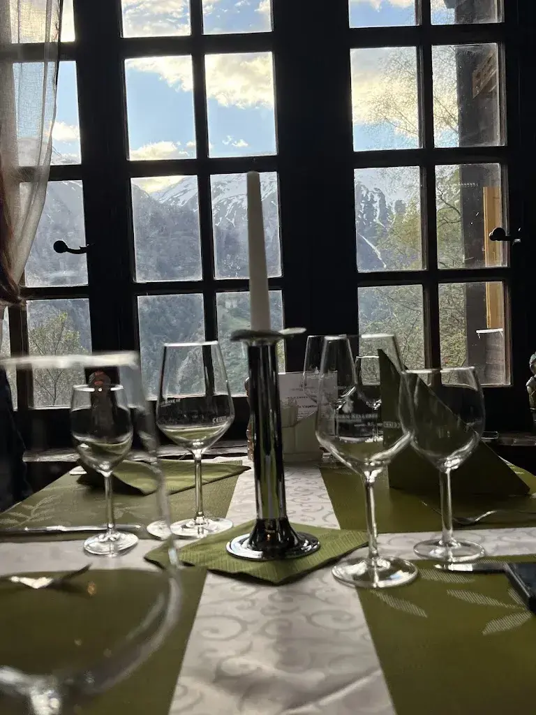 Djermouni Dalia_Altes Wallis St.Niklaus_St. Niklaus_review