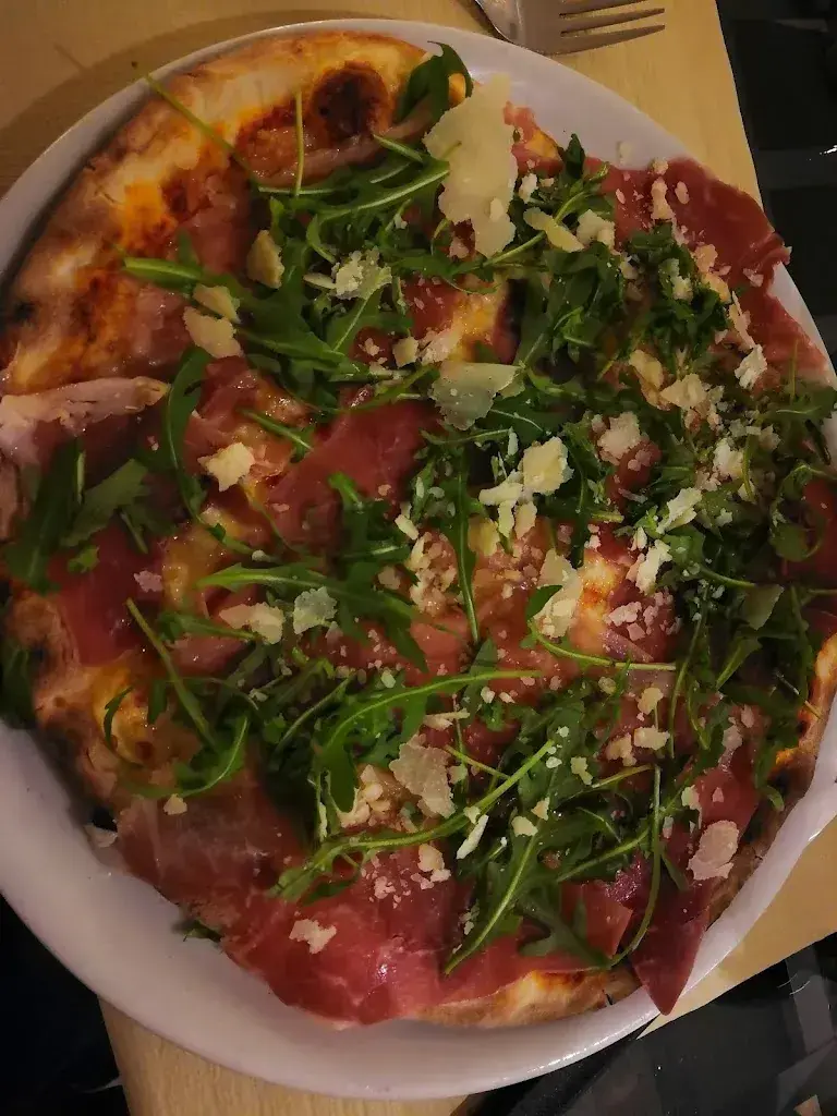 Prénom Nom_Chez Ross - Restaurant Pizzeria_Corcelles-Cormondrèche_review