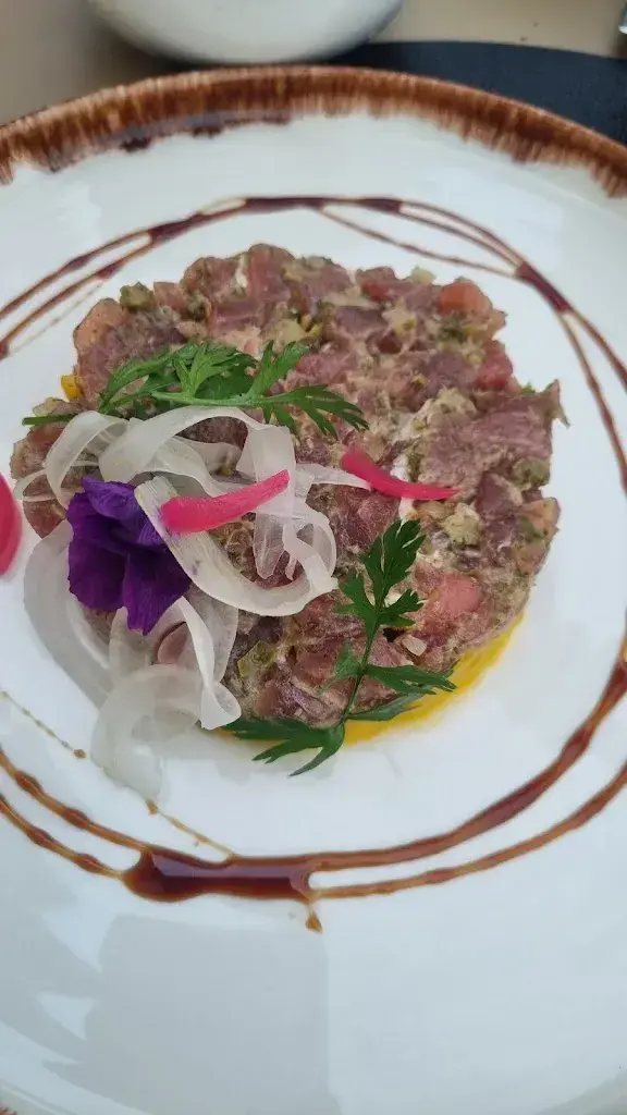 Aslan Hezareh_Café de La Vigne_Corcelles-Cormondrèche_review