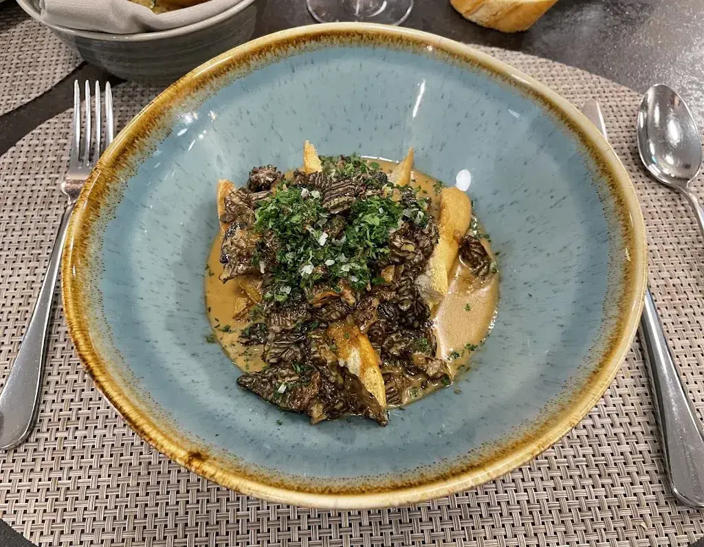 Tata Lisette_Restaurant du Port_Saint-Aubin-Sauges_review