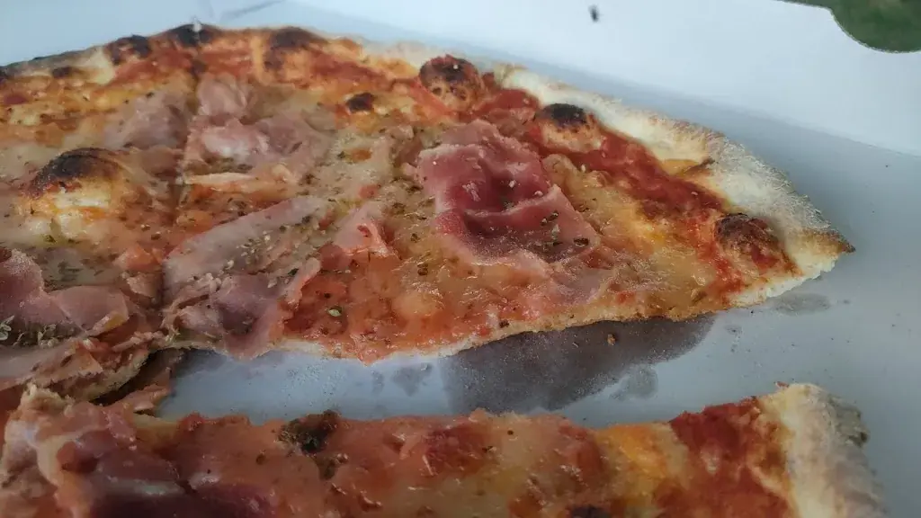 Aurélie Bosco_Pizzeria le Galicien_Saint-Aubin-Sauges_review