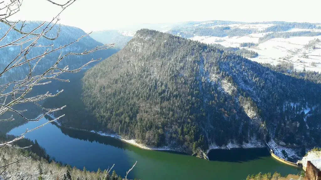 Mercedes Ordoñez Cobo_Relais du Châtelot, Société coopérative_Les Planchettes_review