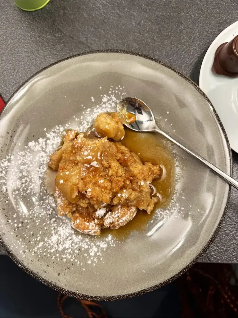 Brittany (Britt Off The Beaten)_Café Restaurant de la Place_Les Brenets_review