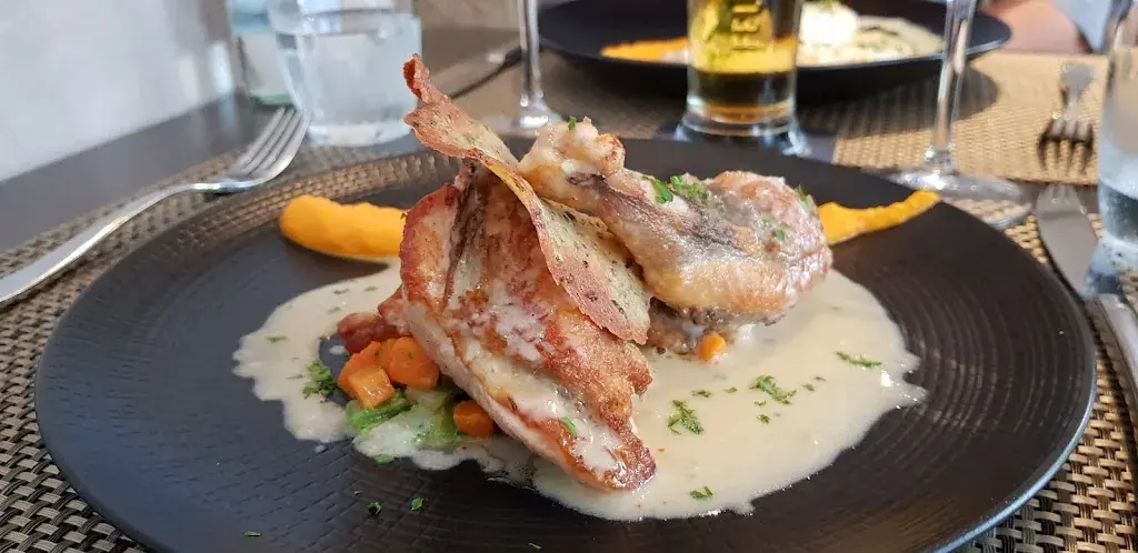 Sandra Christen_Café Restaurant de la Place_Les Brenets_review