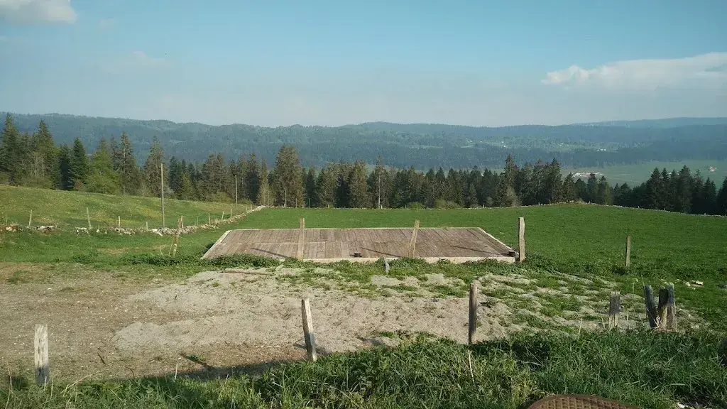 Danny Maurissens_La Pinte de la Petite-Joux_Les Ponts-de-Martel_recensione