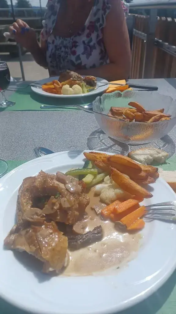 Restaurant Petit-Som-Martel ristorante a Petit-Martel