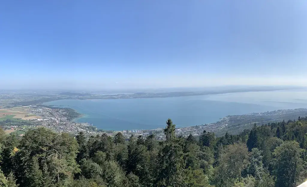 Ahmad Kadi_Chaumont_Neuchâtel_review