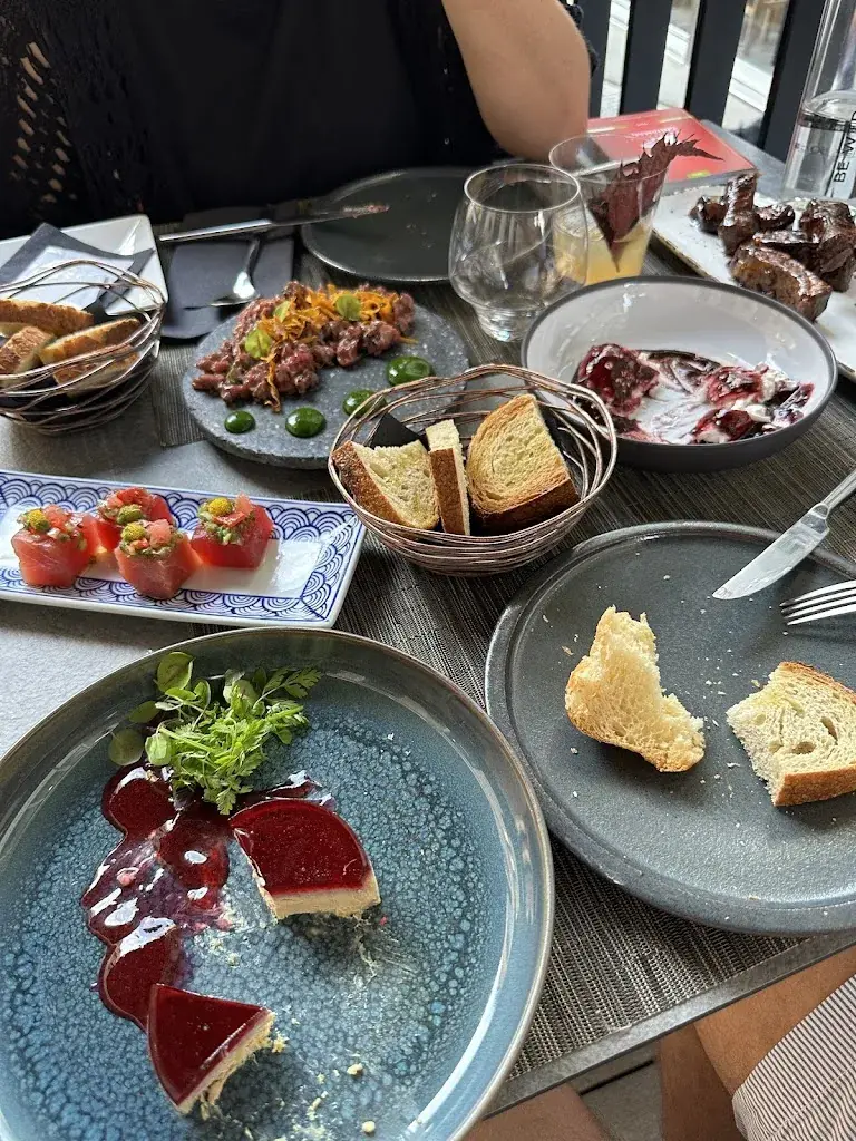 József Csató_Eat Me Restaurant & Cocktail Lounge Lausanne_Lausanne_avis