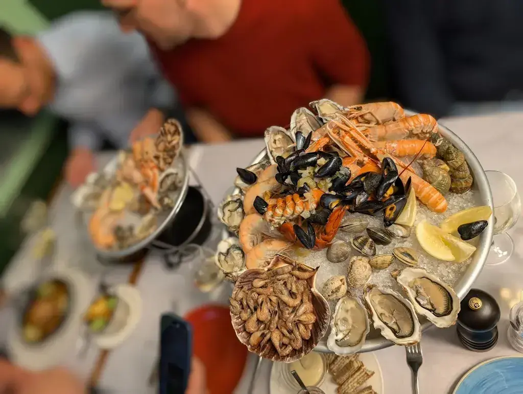 Kaspar Jenni_Brasserie Le Cardinal Neuchâtel_Neuchâtel_recensione