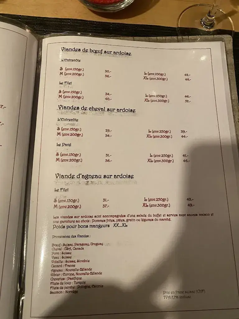 Hostel Du Chasseur restaurant in Fenin-Vilars-Saules