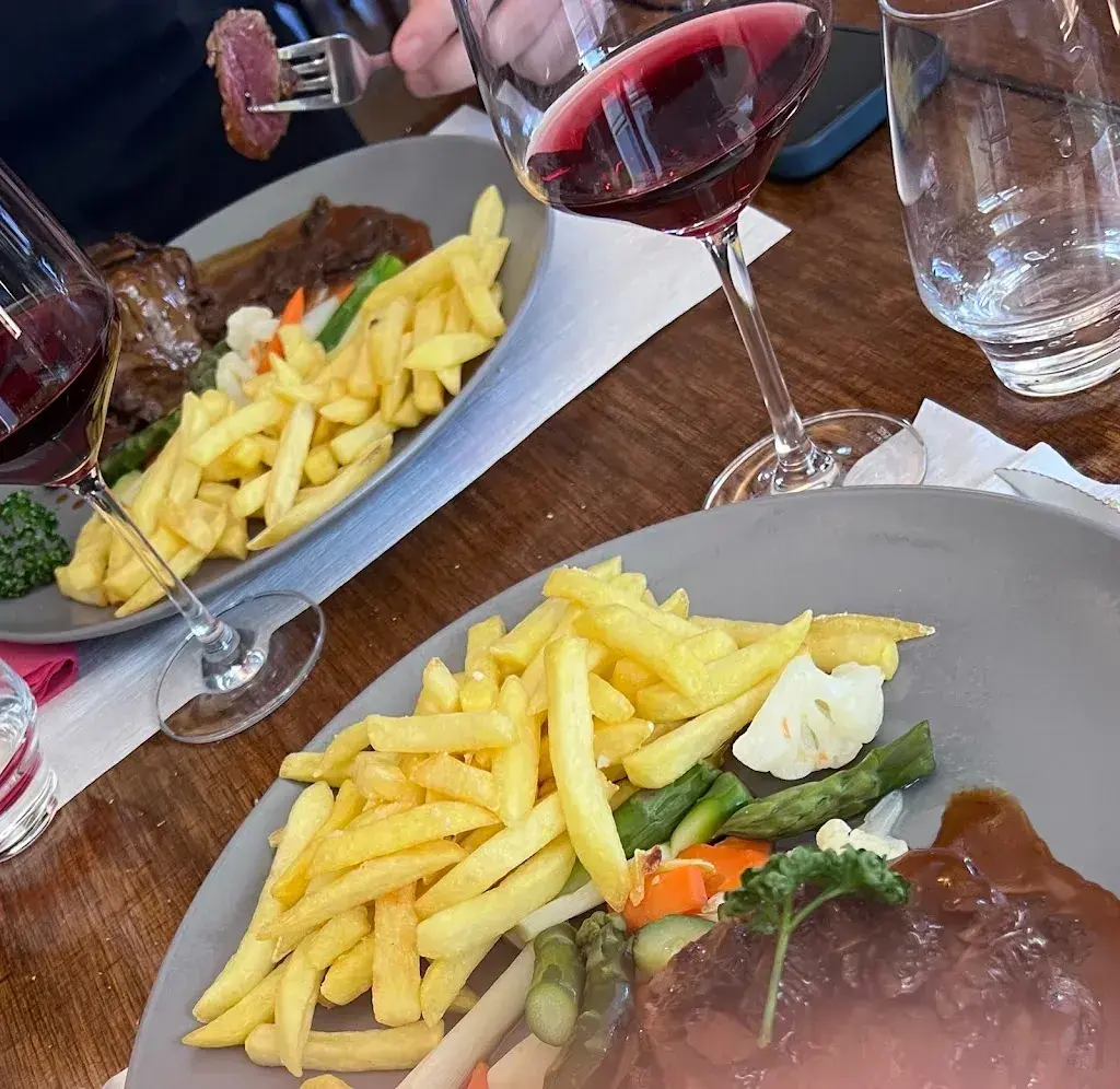 Roberto Buzzi_Hostel Du Chasseur_Fenin-Vilars-Saules_Bewertung