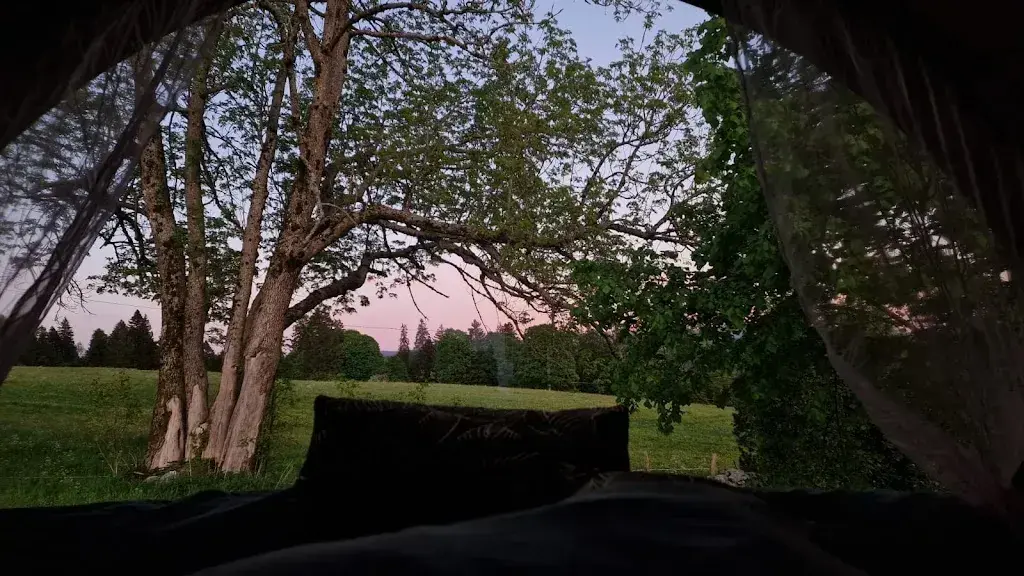 Conny Schnyder_Hôtel Restaurant les Cernets Swiss-Lodge SSH_Les Verrières_recensione