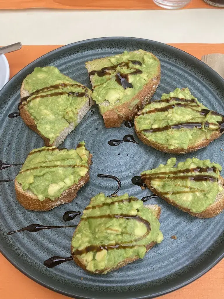 Agatha Buller_Petite Manie_Fleurier_review