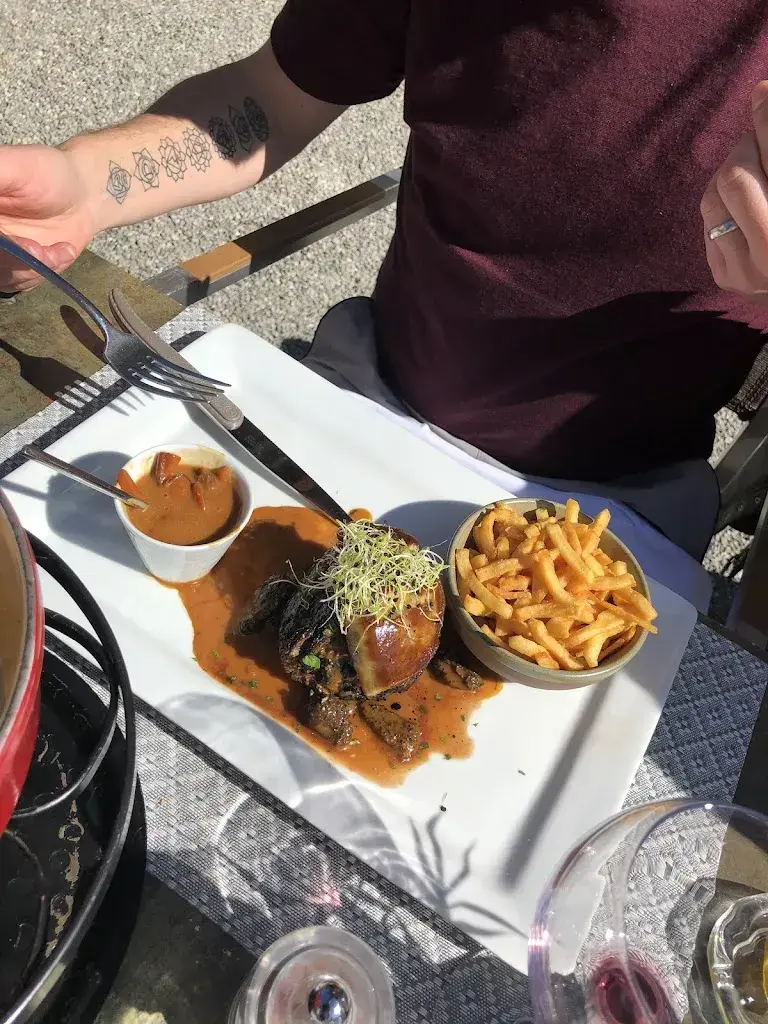 Sushma Brelle_Le Cottage_Anières_review