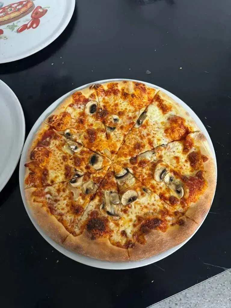 Aziz Noori_Restaurant Pizzeria Rosalina_Thunstetten_review