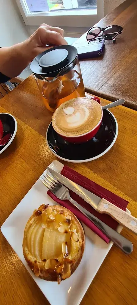 Juan Arredondo_Hills Coffee - Tea Room de Cressy_Confignon_review