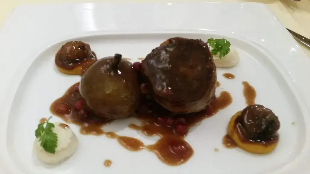 Hermann Binder_Café de Certoux_Perly-Certoux_review