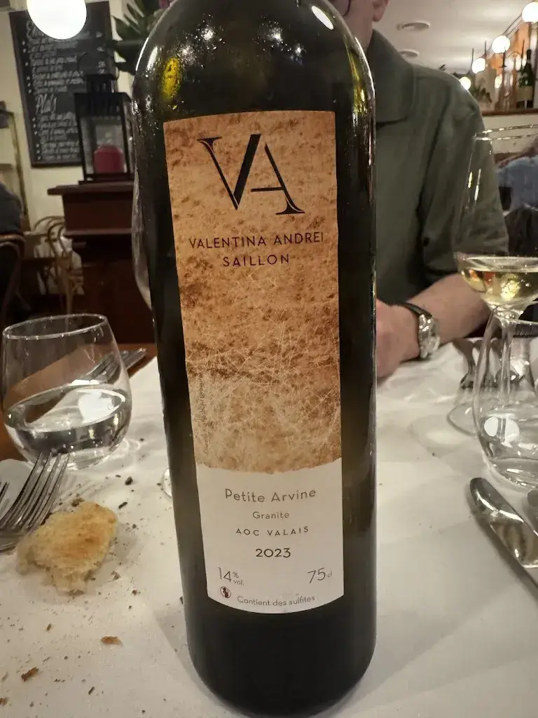 Nicole Lasiuk_Au Chat Noir_Lausanne_avis