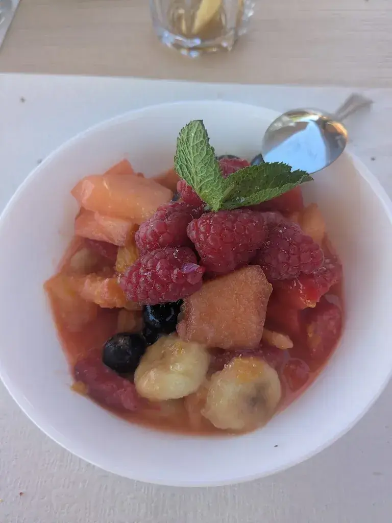 Giulia Righetti_Buvette Stade Marc Burdet_Collex-Bossy_recensione