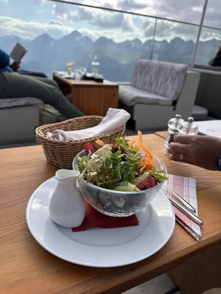 Ewa Sara_Panoramarestaurant Muottas Muragl_Samedan_review