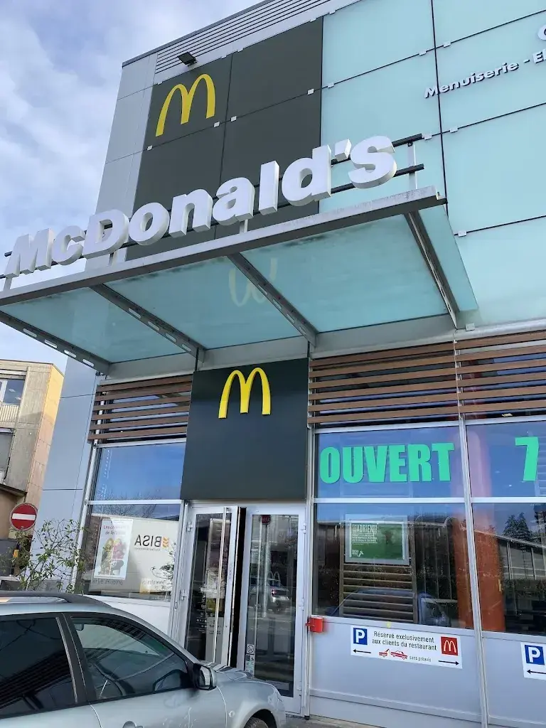 Abdullah Ashkanani_McDonald’s_Collonge-Bellerive_review