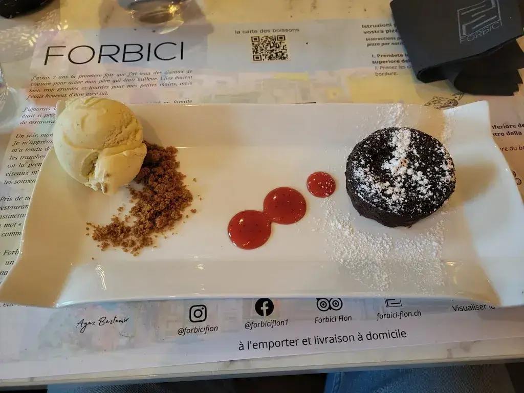 Giulia Penone_Forbici_Lausanne_review