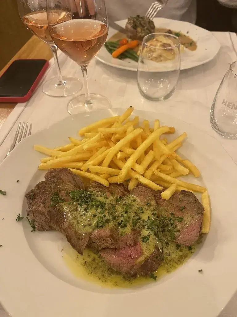 Santi Guareschi_Café La Bricole_Chêne-Bourg_recensione