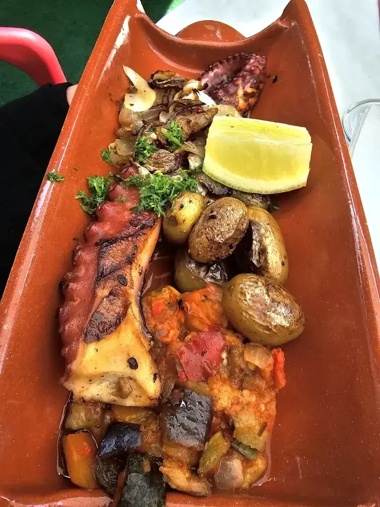 Sever Ghimpu_La petite auberge_Chêne-Bourg_Bewertung