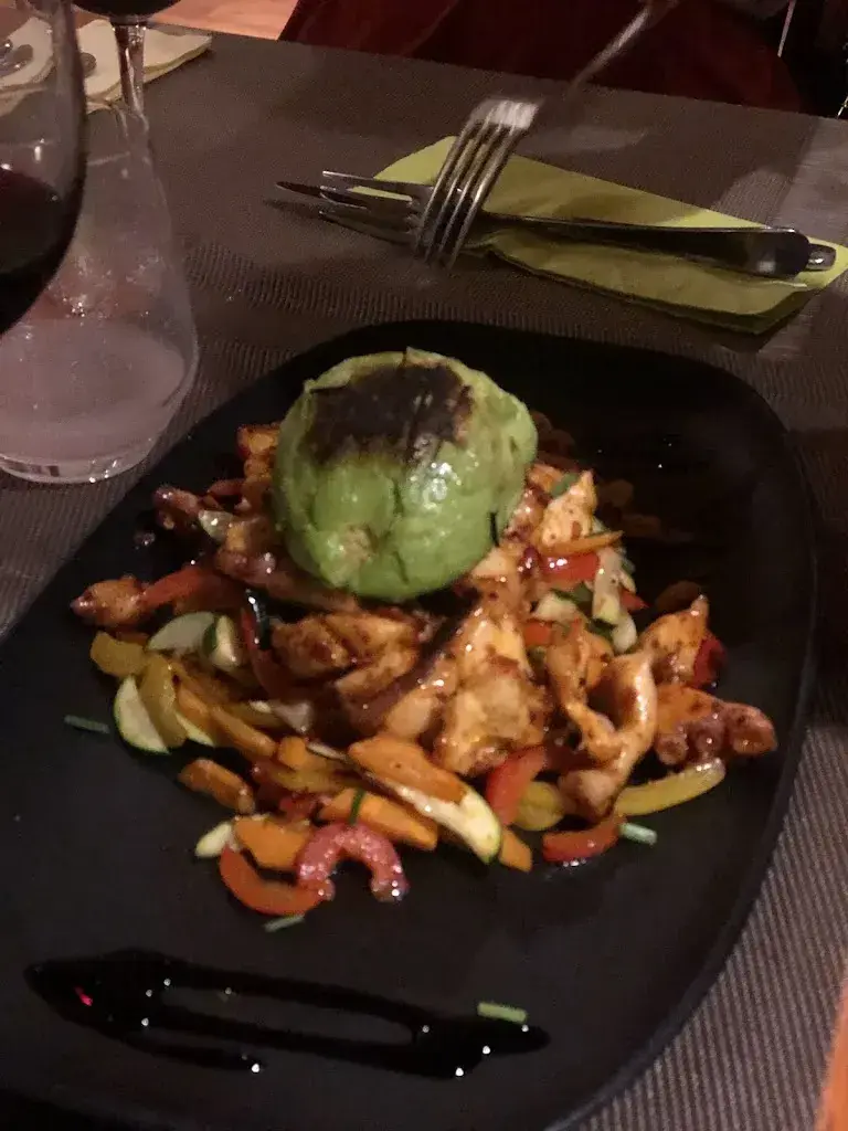 Jhoy Cabanayan_La petite auberge_Chêne-Bourg_Bewertung