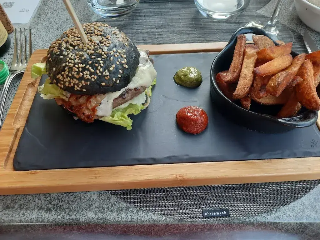 Vanessa Brogi_2 Potes O'Feu_Chêne-Bourg_review