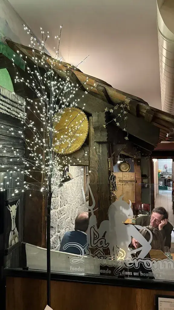 Krzysztof Szarski_Le Gruyérien - Chêne-Bougeries_Chêne-Bougeries_review