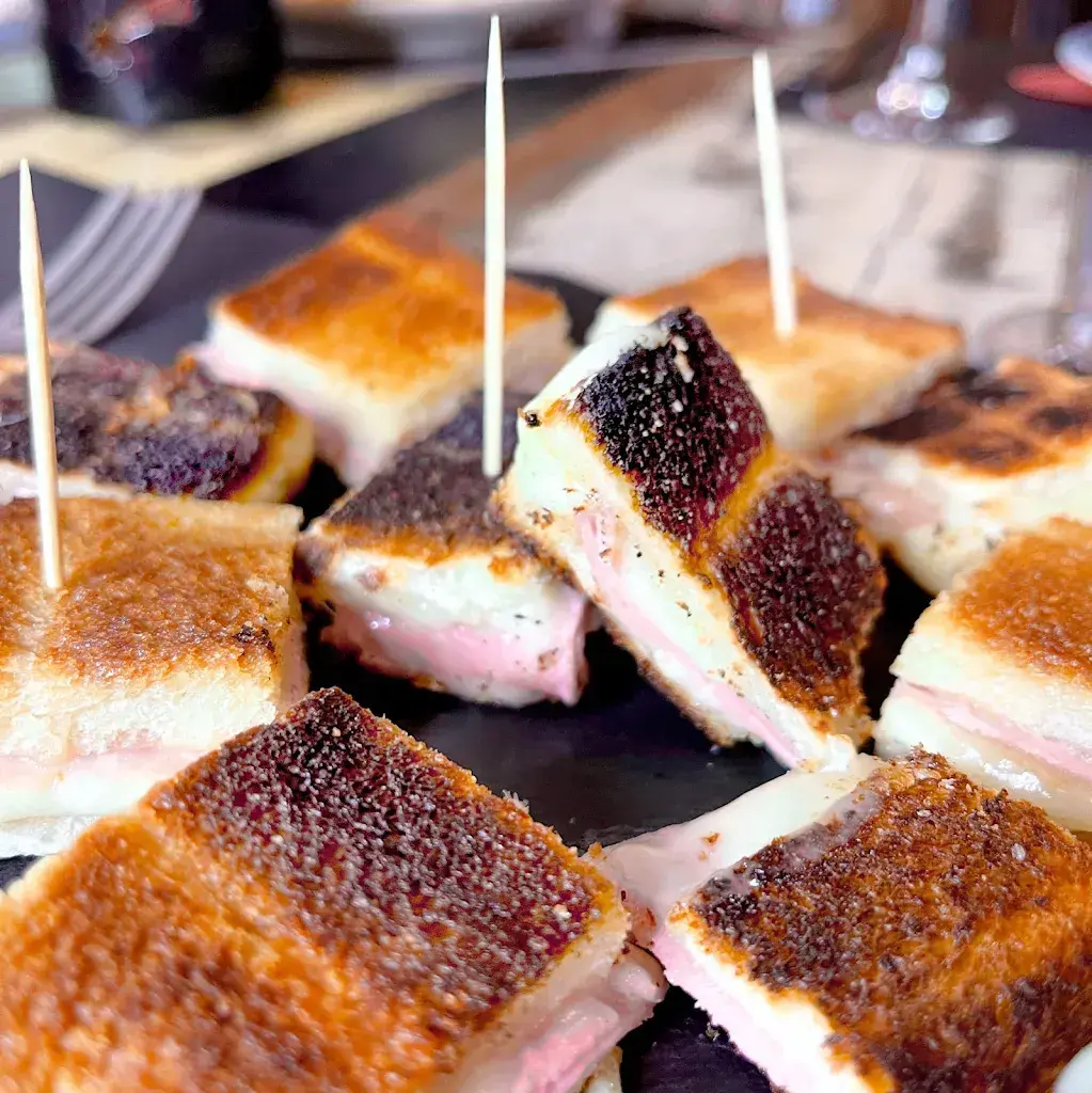 Menü_Adega Bar à Vin & Tapas_Chêne-Bourg_Bild_3