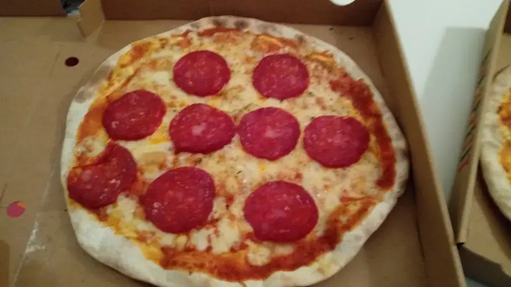 Árpád Pásztor_Entre Amigos_Chêne-Bougeries_reseña