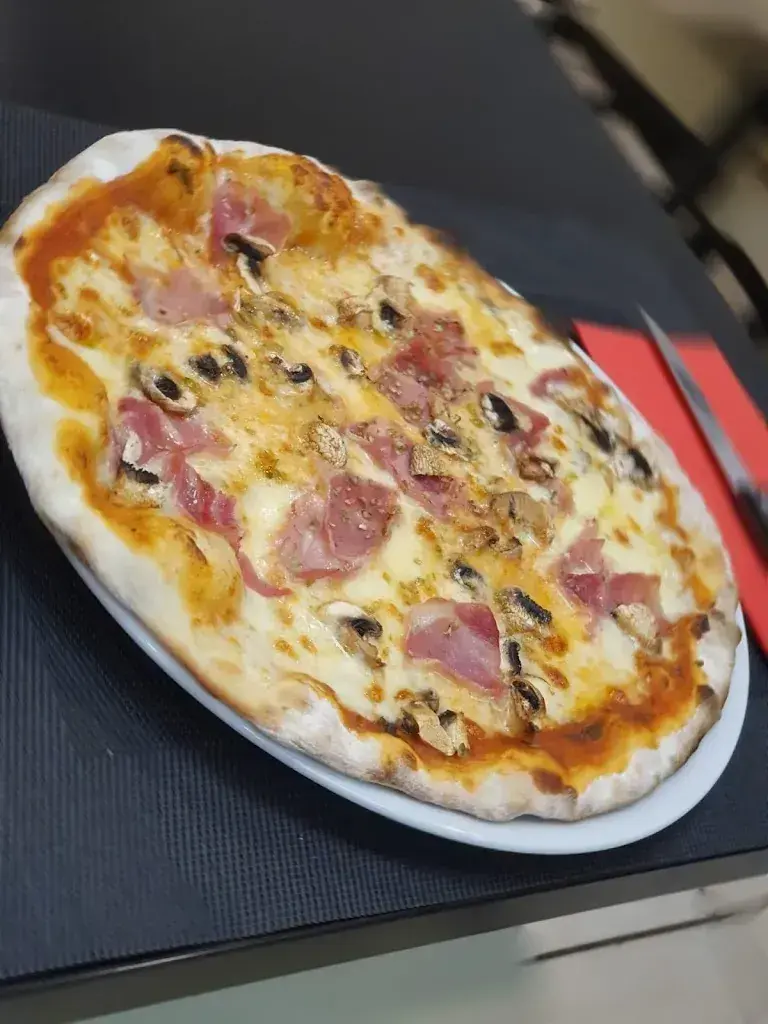 Carina C._Entre Amigos_Chêne-Bougeries_reseña