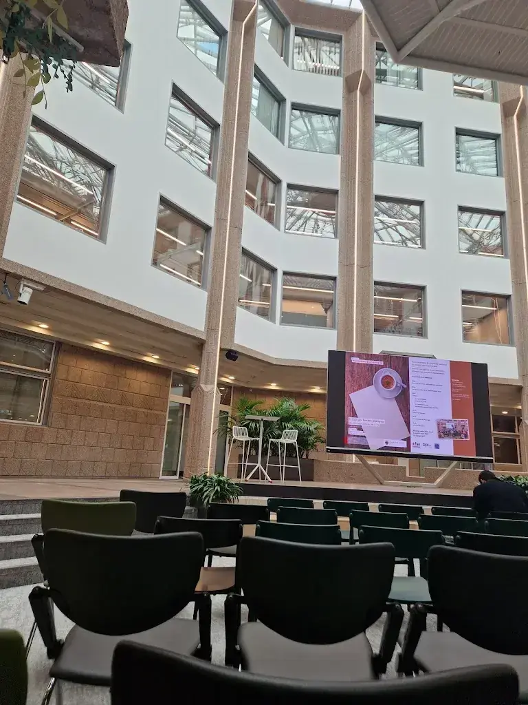 Shir Brill_Octagon by Genecand_Le Grand-Saconnex_review