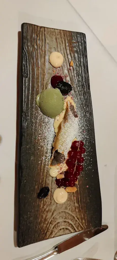 Matthew Carrington_Restaurant Bündner Stube_Samnaun_review