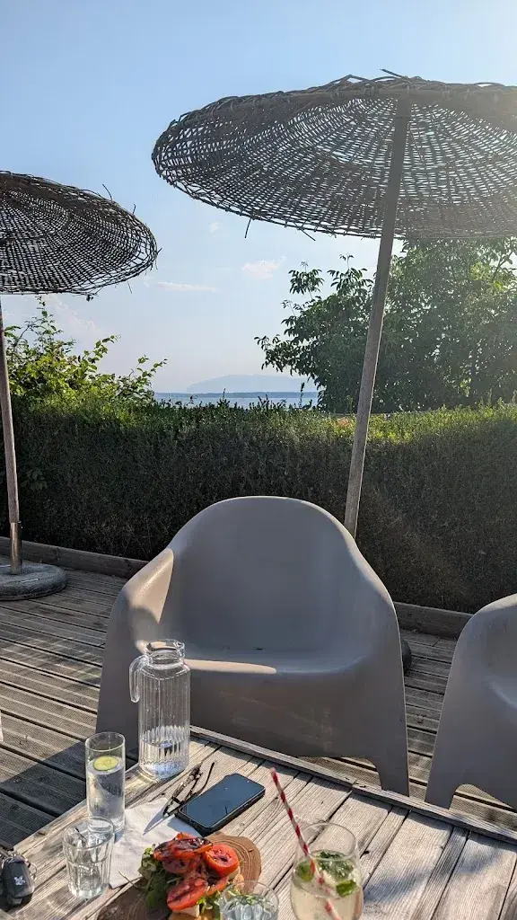 Aurore Guillet_Au Pré de l’Eau_Hermance_review