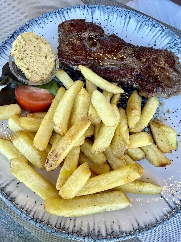 Wendy. Awura-ama ACHEAMPONG_La Pêcherie - Petit Lancy, Genève_Petit Lancy_review