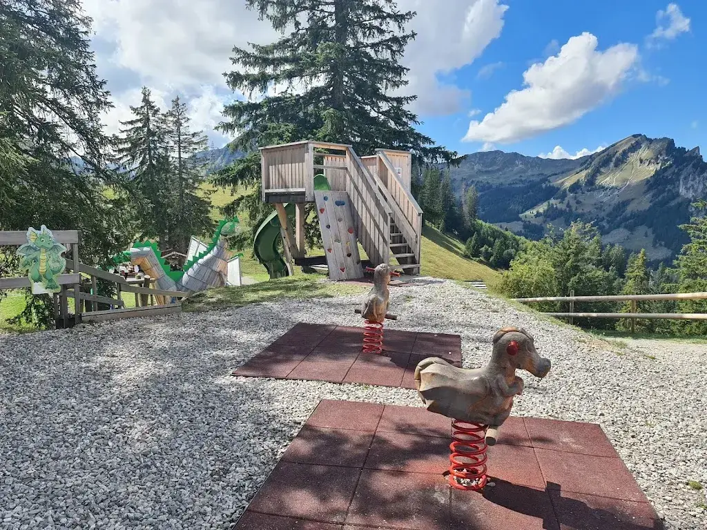 Rüya Lange_Restaurant Bärghuus Riggisalp_Schwarzsee-Bad_avis