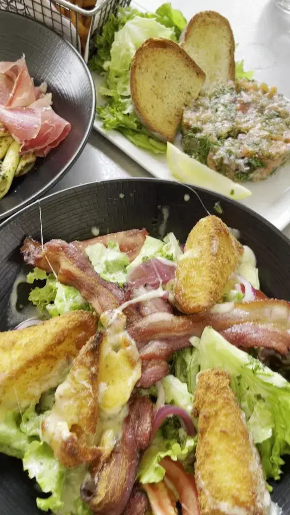 Richie Bird_Le Cercle du Salève_Veyrier_review