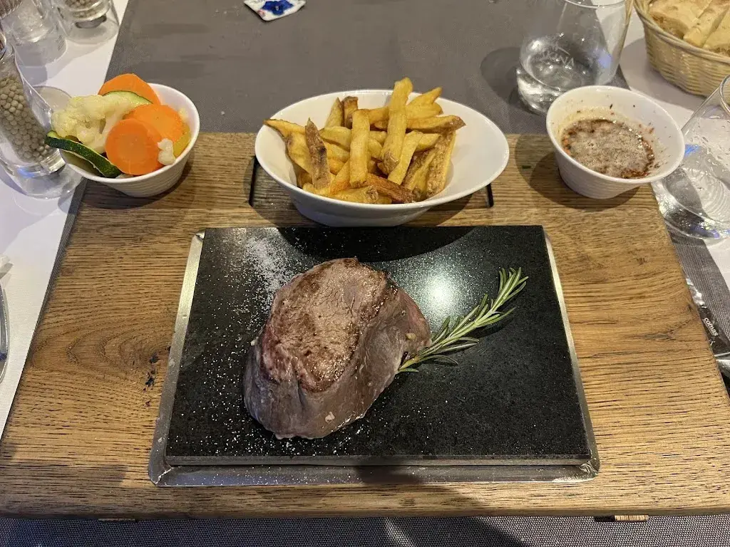 Grace Ngai_As de Pique_Veyrier_recensione