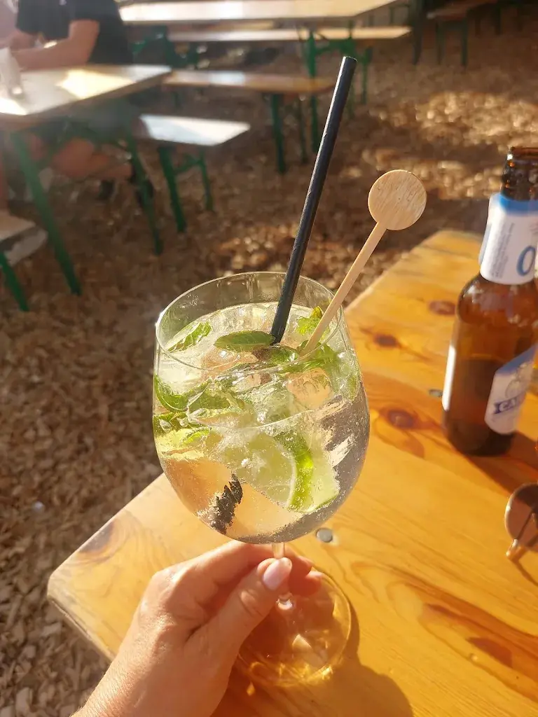 Susanne Ummel_Bar le Topaze_Vicques_review