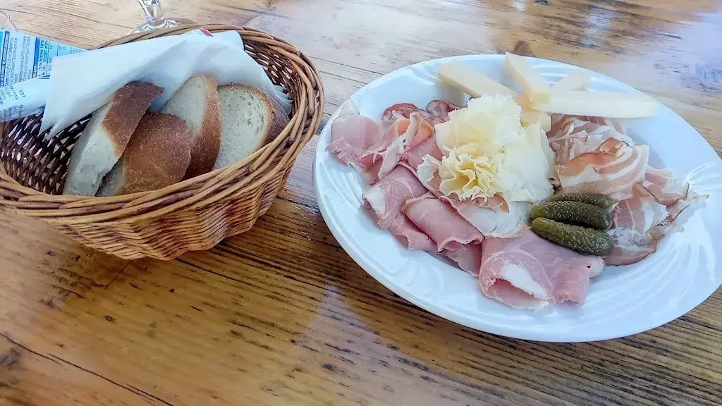 Restaurant la Haute-Borne restaurant in Delémont