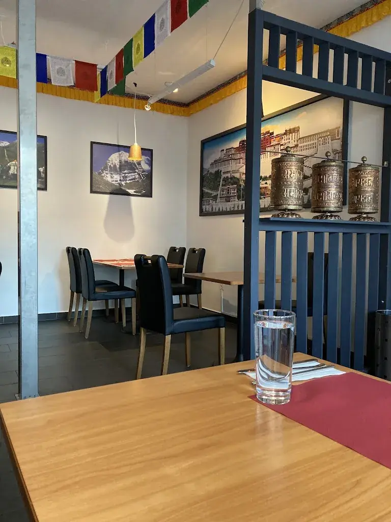 Christine Schaad_Chez Sonam_Delémont_review