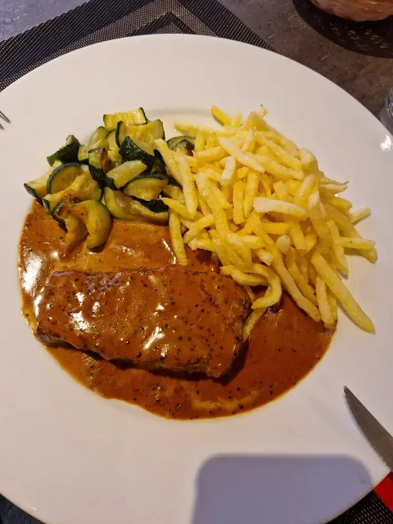 Franziska Ruck_Restaurant/Pizzeria Le Claire Vue_Meyrin_review
