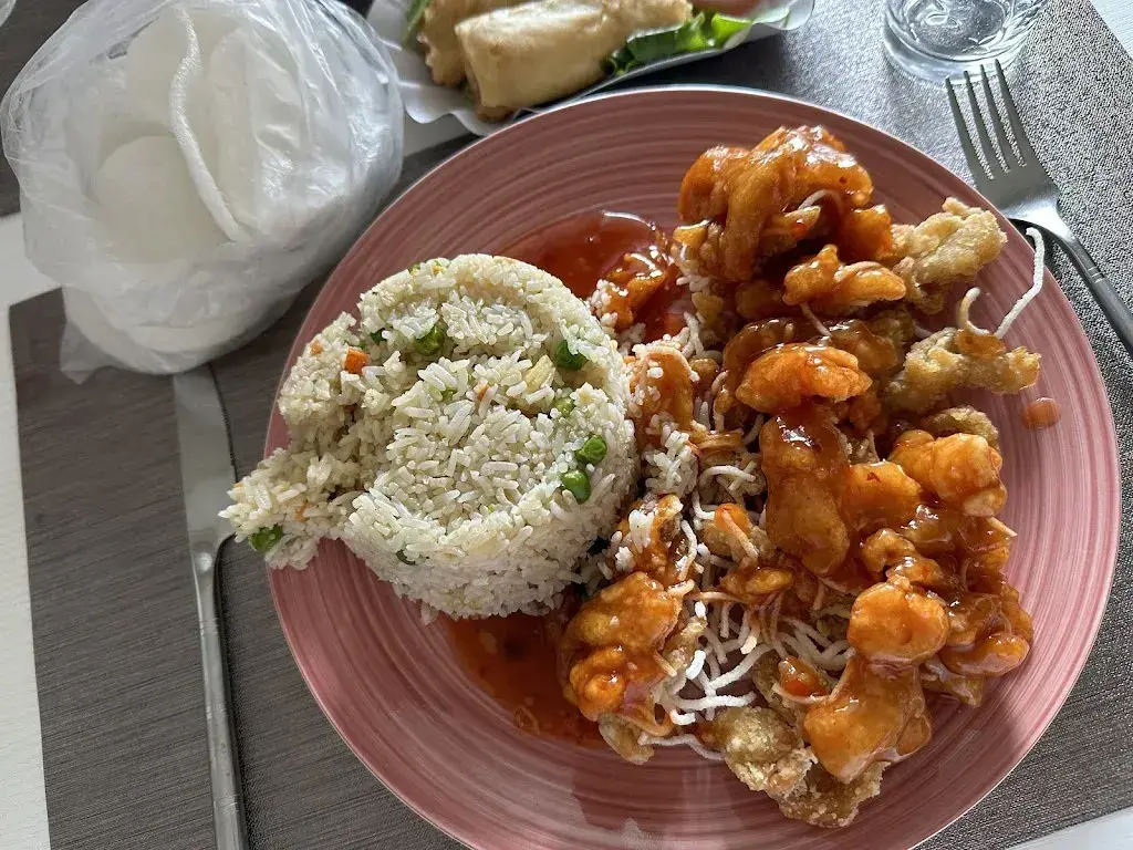 Roberto Moreira_China House_Romont_avis