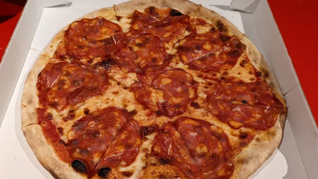 Nicolas Whoever_Pizza d'Oro_Meyrin_review