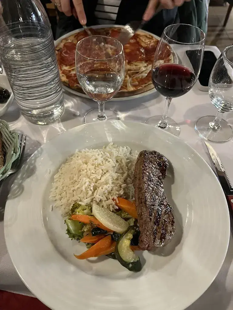 Maciek Ostręga_Pizza d'Oro_Meyrin_review