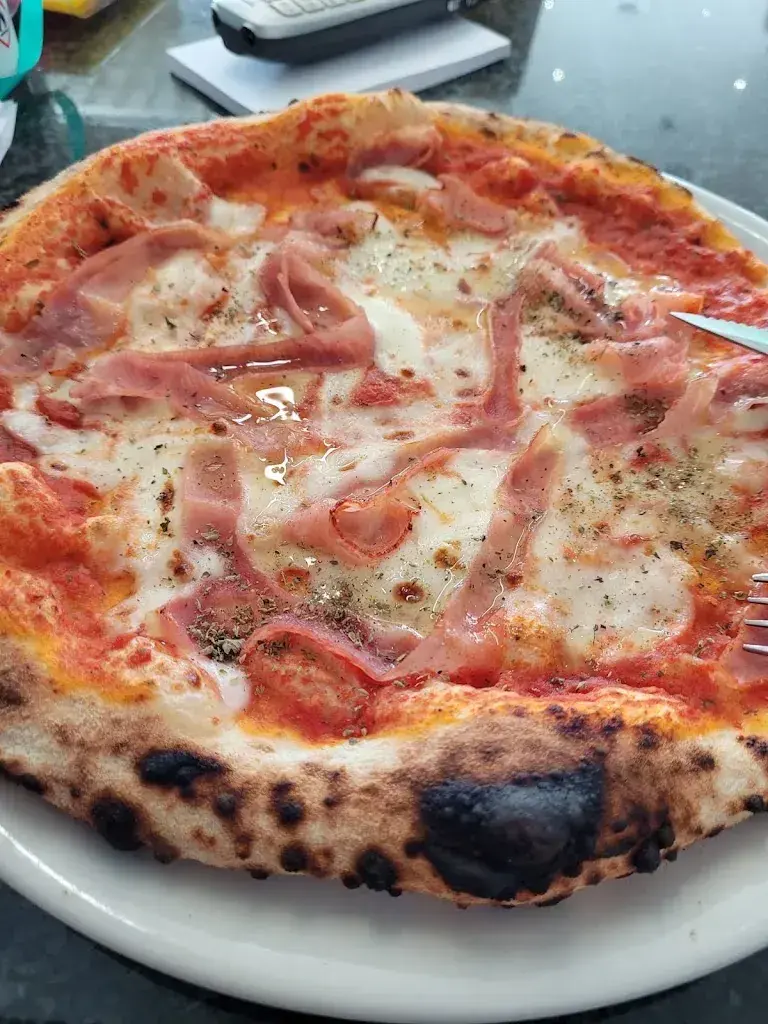 Nella Montefinese_Sapore d'Italia Sàrl_Meyrin_review