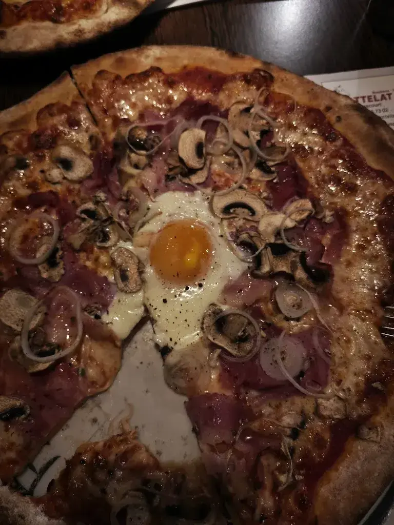 Linda Feka_Restaurant Pizzeria Le Yacht chez Miha_Soyhières_avis